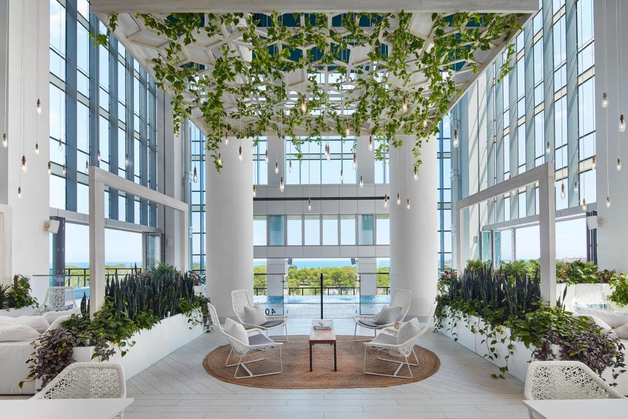 Aparthotel Sentral Michigan Avenue Chicago Esterno foto The lobby of the hotel