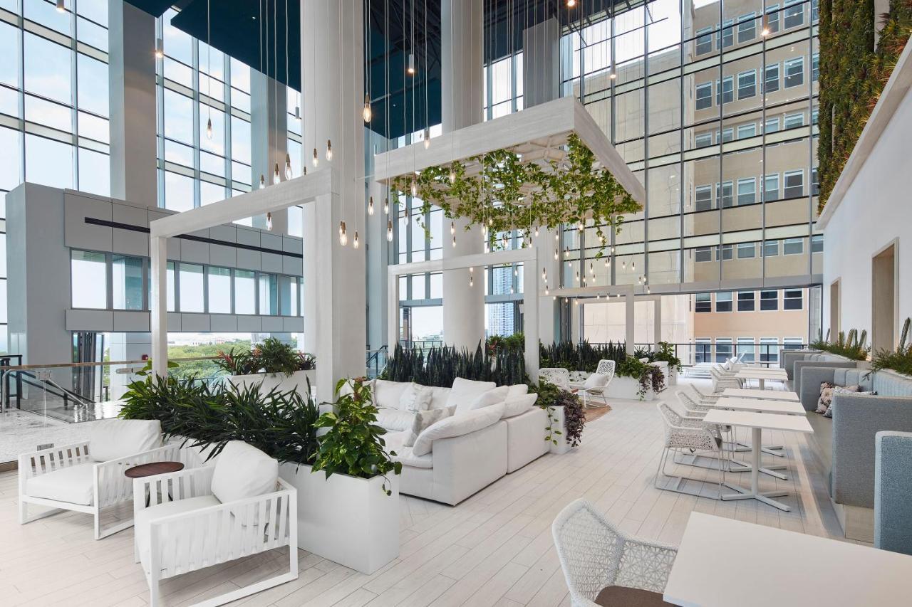 Aparthotel Sentral Michigan Avenue Chicago Esterno foto The interior of the new terminal